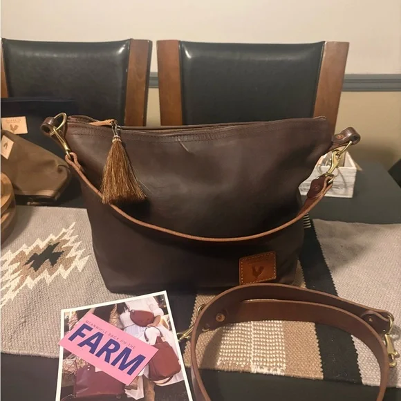 Meanwhile Back On the Farm Midi Hobo w/ makeup pouch - Picture 2 of 7